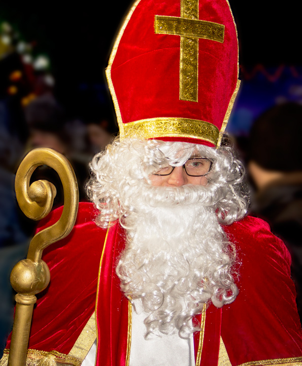 Святой Николаус на Европейской рождественской ярмарке 2016