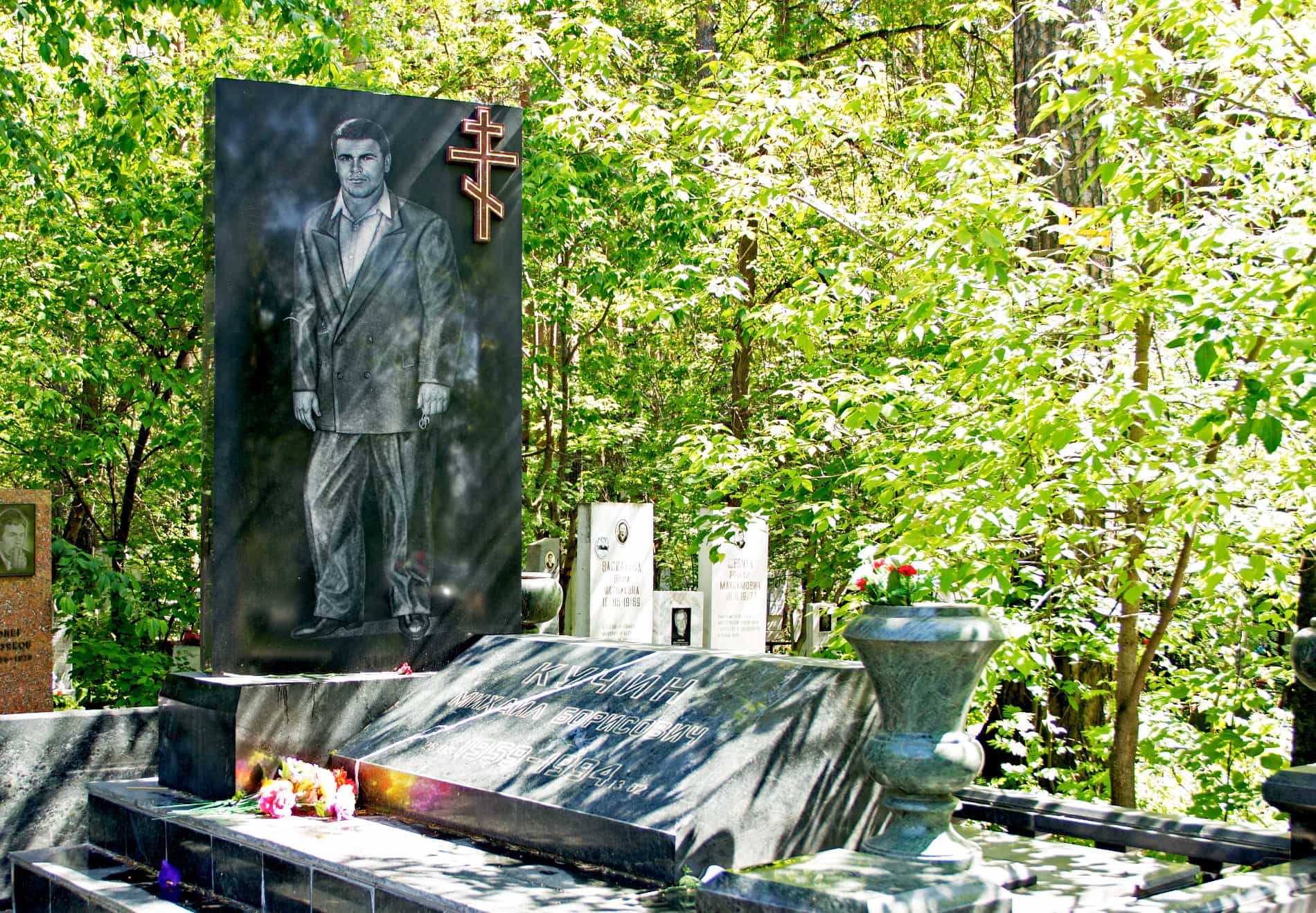 Широкореченское кладбище Екатеринбург могилы