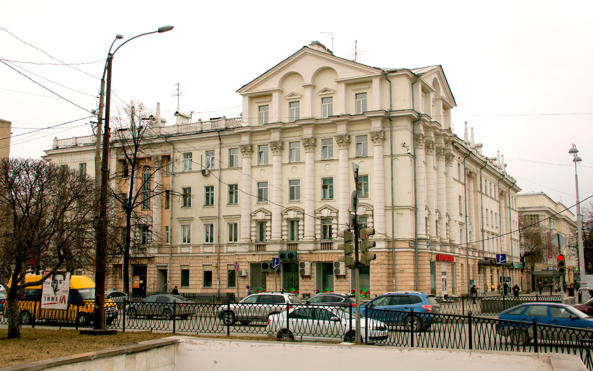Дом архитектора Грушенко на Ленина, 58. Так, по мнению авторов статьи, строить было нельзя.